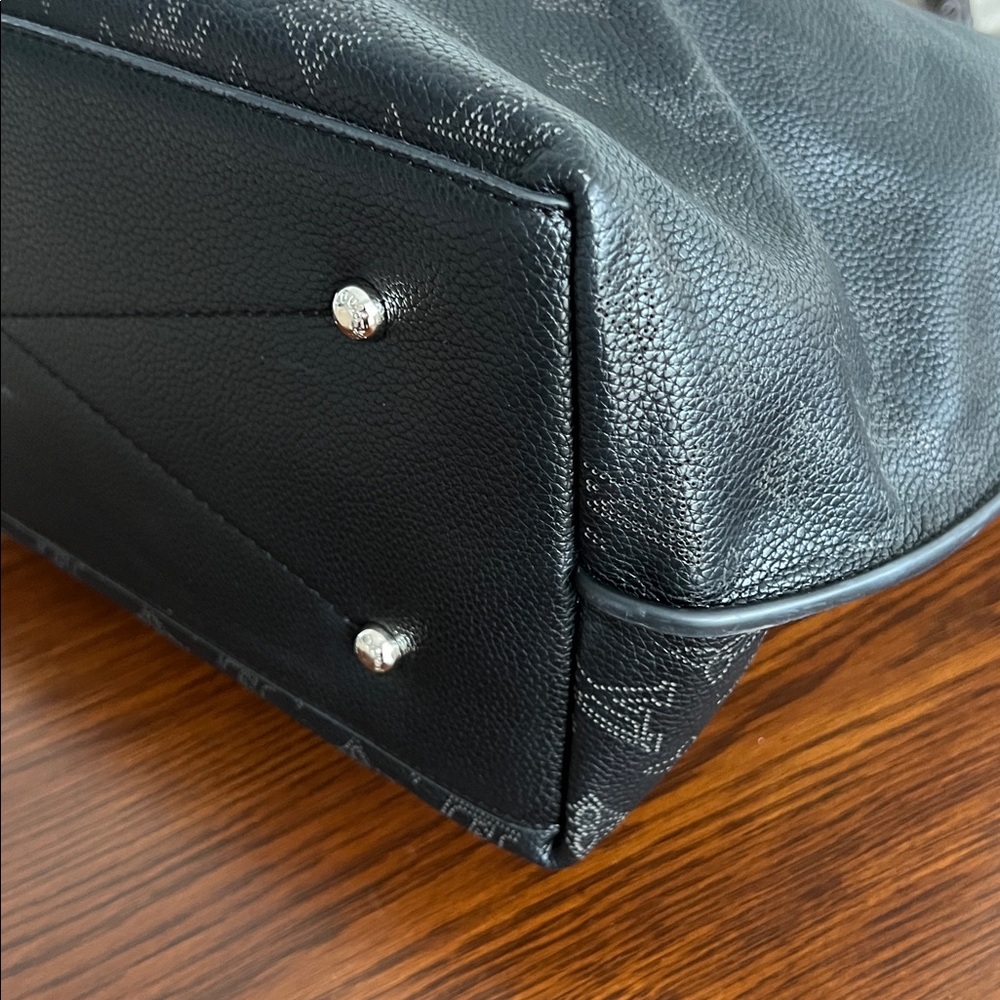 Louis Vuitton Carmel Black Mahina Hobo with Braided Handle - Picture 10 of 16